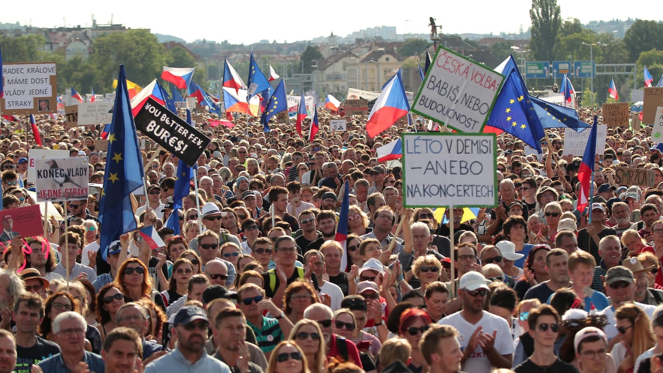 Proteste gegen Regierungschef Babis in Prag.