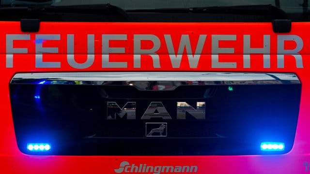 Ein Einsatzwagen der Feuerwehr: In Rheinland-Pfalz hat ein Kind sein Zimmer in Brand gesteckt. Ein Einsatzwagen der Feuerwehr: In Rheinland-Pfalz hat ein Kind sein Zimmer in Brand gesteckt.