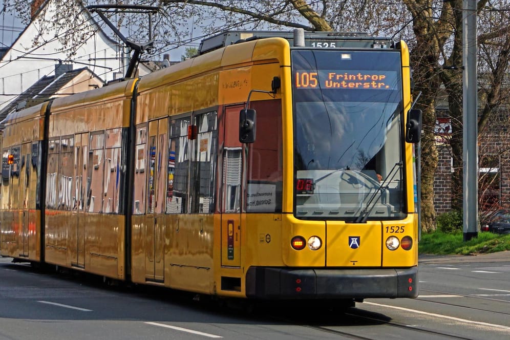 Straßenbahnen der Linie 105 mit Fahrtrichtung Frintrop und Unterstraße: Bei einem Wendemanöver ist eine Straßenbahn entgleist. (Symbolbild).