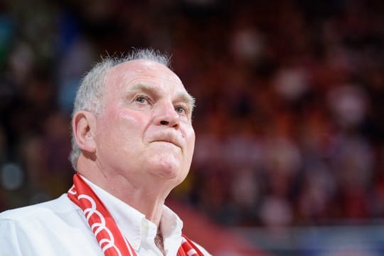 Leicht genervt: Bayern-Präsident Uli Hoeneß.