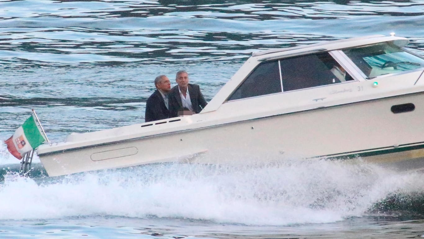 Comer See: Der ehemalige US-Präsident Barack Obama (links) macht eine Bootsfahrt mit dem Schauspieler George Clooney.