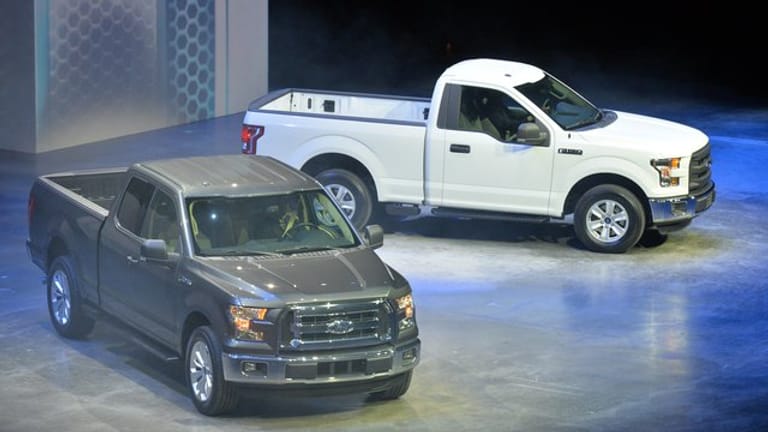 Egal ob Limousine, Sportwagen oder wie im konkreten Fall ein massiger Pick-Up von Ford: Jobcenter können Hartz-IV-Empfänger nicht ohne weiteres zum Verkauf ihres Autos zwingen.
