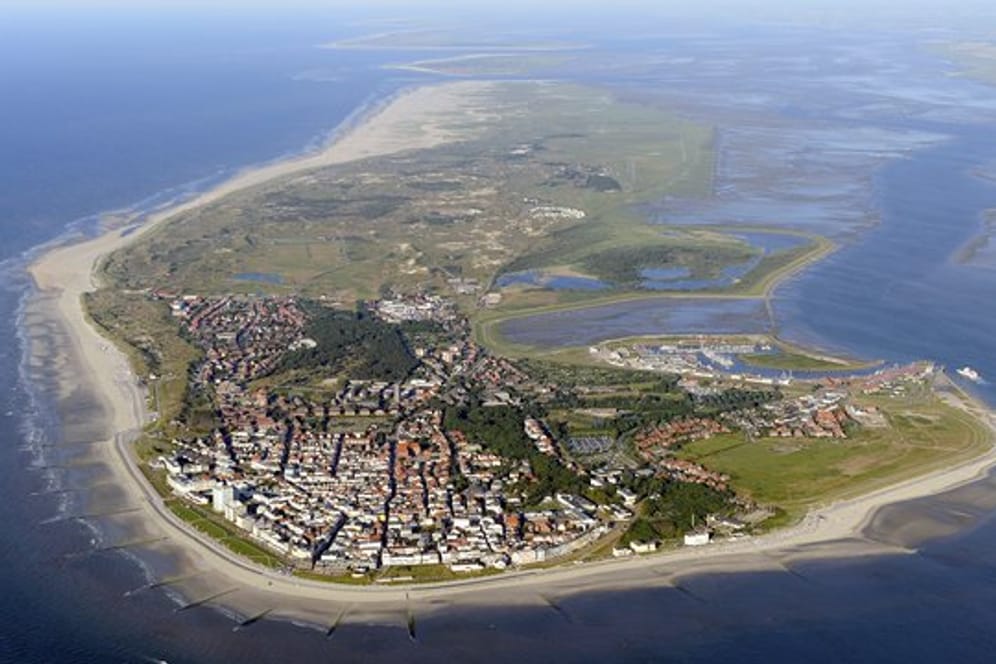 Die Luftaufnahme zeigt die ostfriesische Insel Norderney.