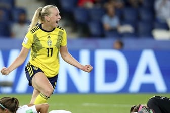Schwedens Stina Blackstenius jubelt nachdem sie das 1:0 gegen Kanada erzielt hat.