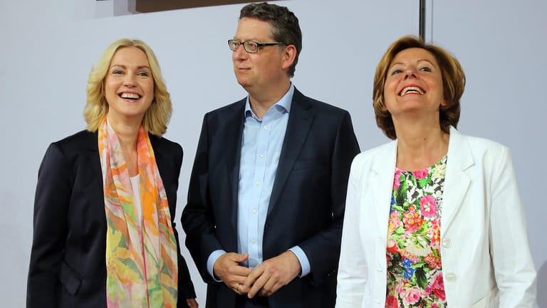 Manuela Schwesig (l), Thorsten Schäfer-Gümbel und Malu Dreyer: Die kommissarischen Parteivorsitzenden der SPD kommen im Willy-Brandt-Haus zusammen.
