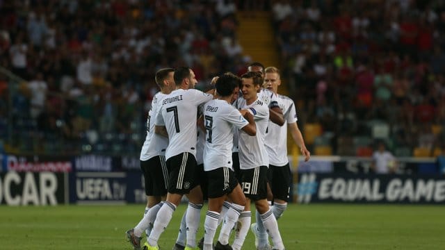 Die U21-EM in Italien und San Marino ist für die Spieler eine Möglichkeit sich für neue Vereine zu empfehlen. Die U21-EM in Italien und San Marino ist für die Spieler eine Möglichkeit sich für neue Vereine zu empfehlen.
