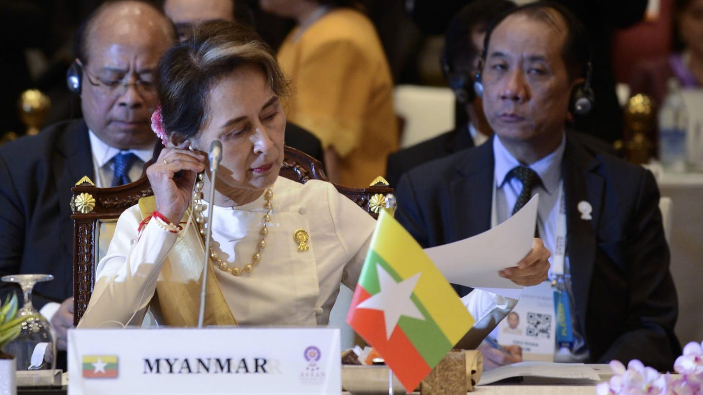 Staatsberaterin von Myanmar Aung San Suu Kyi: Sie empfahl das Internet in Myanmar abzustellen.
