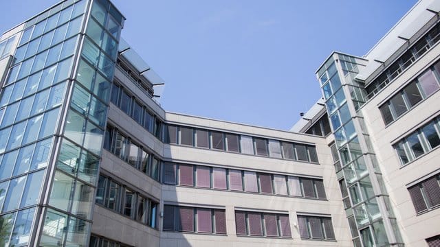 Blick auf das Bürogebäude in Düsseldorf, in dem die Landesparteizentrale der AfD Nordrhein-Westfalen untergebracht ist.