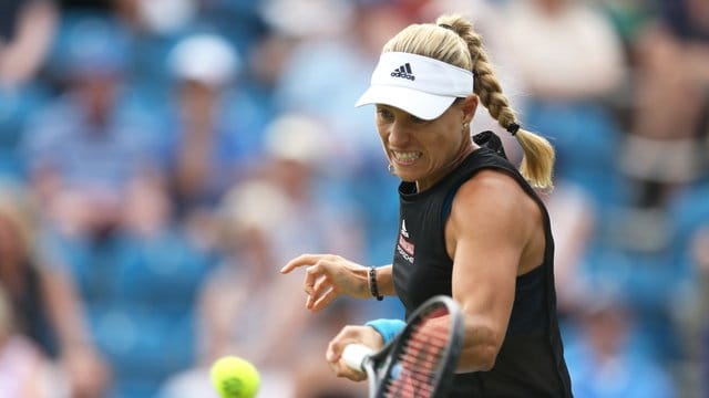 Angelique Kerber setzt sich in Eastbourne gegen Samantha Stosur durch.