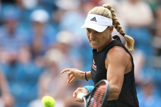 Angelique Kerber setzt sich in Eastbourne gegen Samantha Stosur durch.