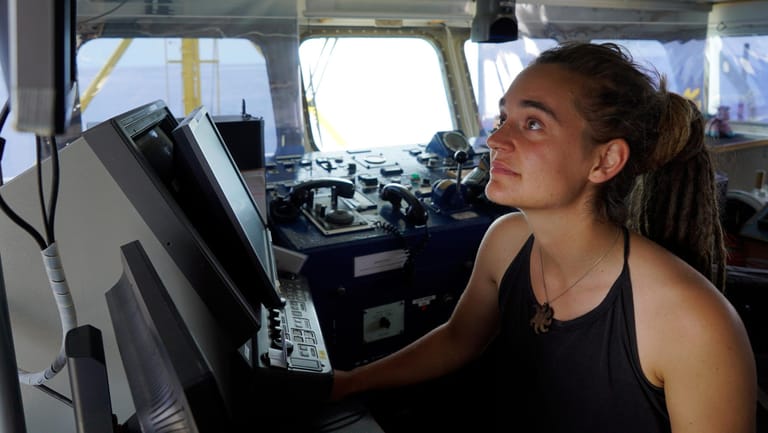 Carola Rackete aus Kiel: Die Kapitänin der "Sea-Watch 3" ist bereit, das Anlegeverbot der italienischen Regierung zu missachten.