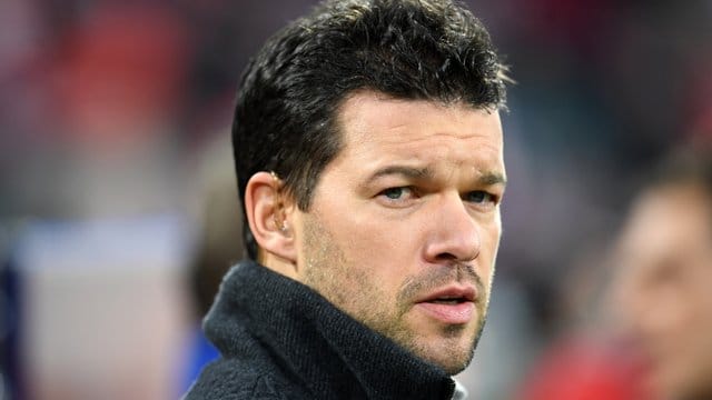 Michael Ballack soll nach einem Medienbericht als Co-Trainer beim FC Chelsea im Gespräch sein.