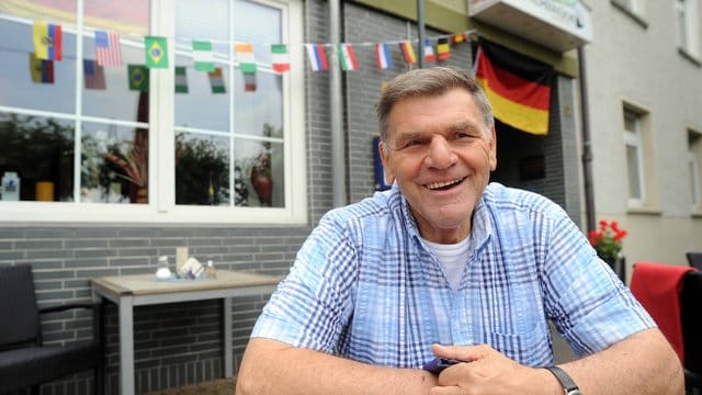 Der frühere Fußball-Nationalspieler Wolfgang Weber wird am 26. Der frühere Fußball-Nationalspieler Wolfgang Weber wird am 26.