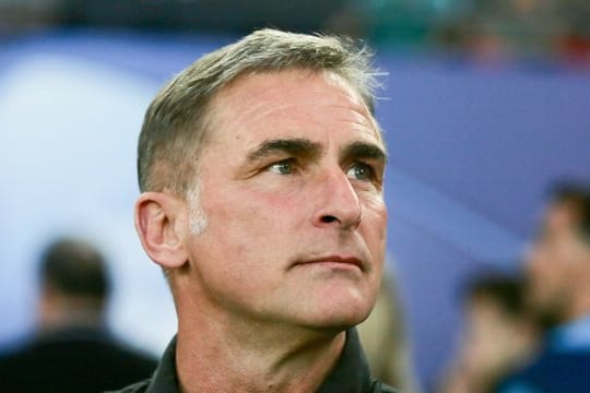 U21-Trainer Stefan Kuntz sorgt sich um die Erkältungsgefahr durch zu kalt eingestellte Klimaanlagen.