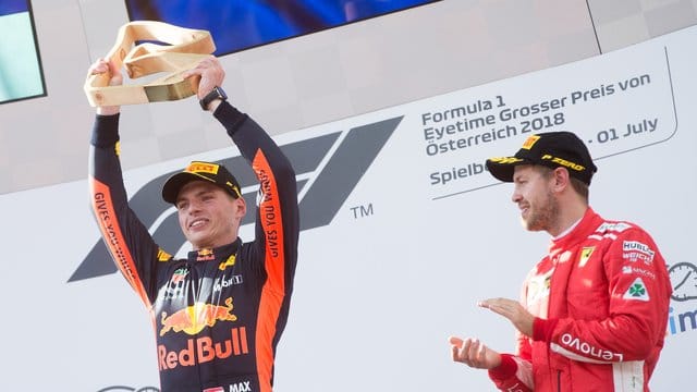 Siegte 2018 in Spielberg: Red-Bull-Pilot Max Verstappen (l).