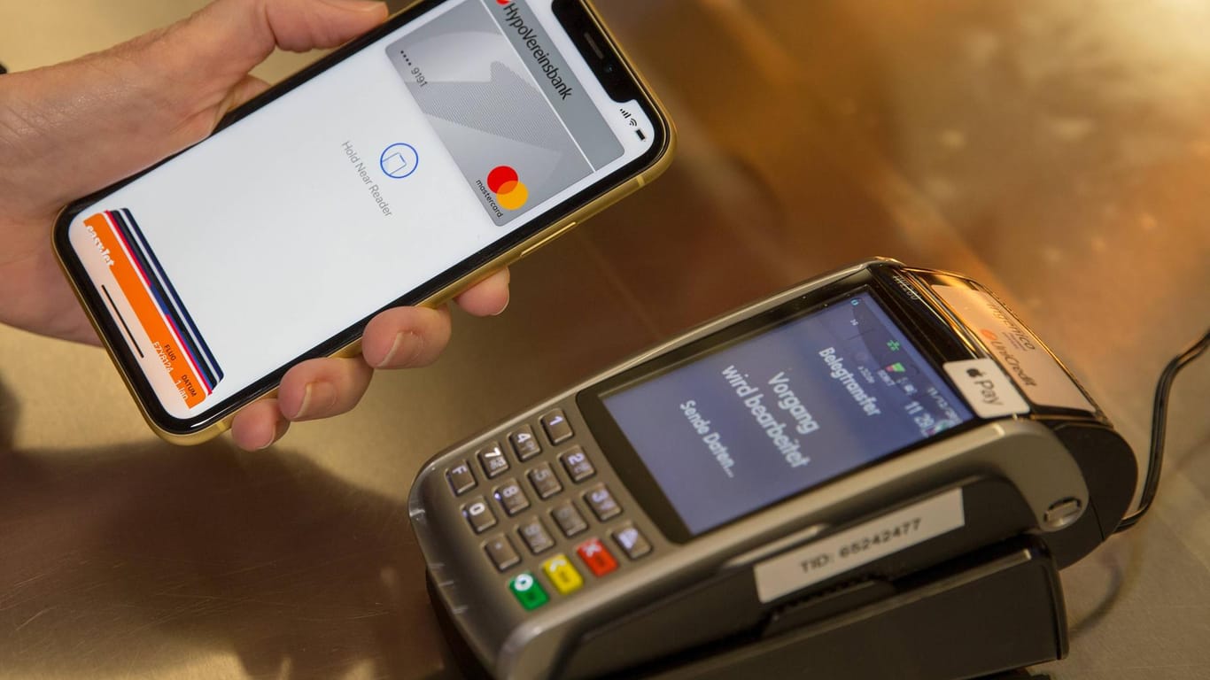 Bezahlen mit Apple Pay: Auch Sparkassen wollen den Dienst einführen. (Symbolbild)