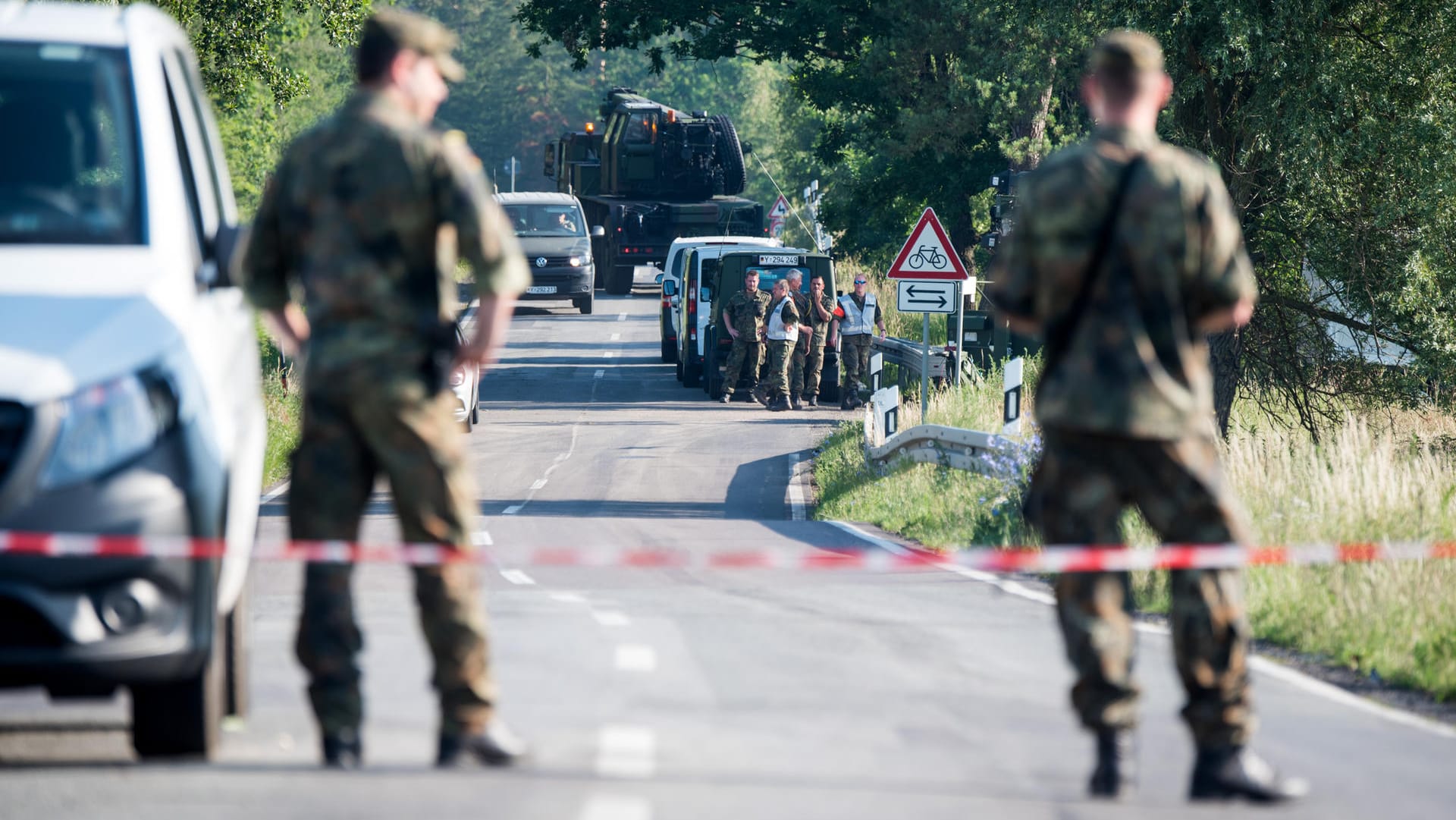 Luftwaffe im Einsatz: Rund 500 Soldaten nehmen an den Bergungsarbeiten teil.