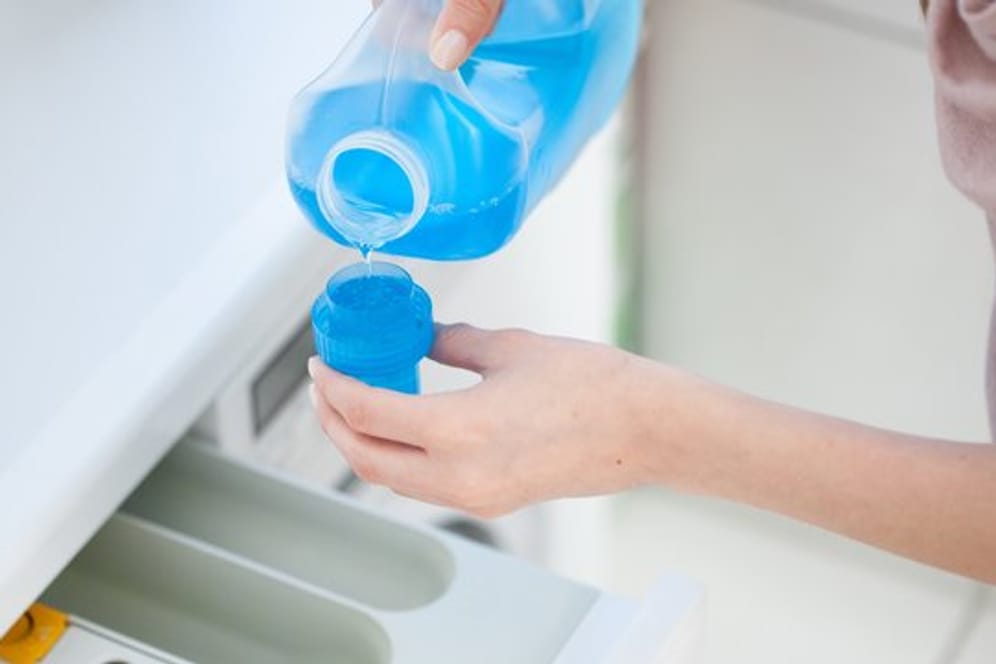 Flüssiges Colorwaschmittel: Viele Produkte überzeugen mit ihrer Waschwirkung.