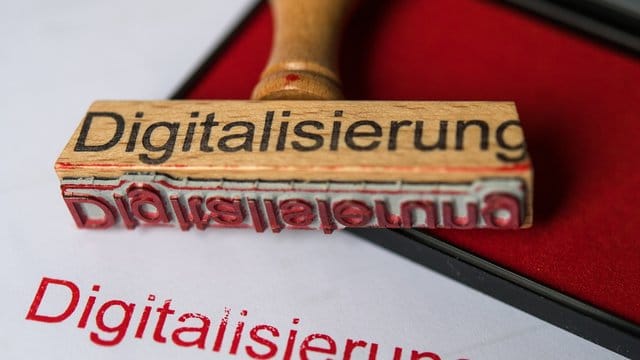 Rund 81 Prozent der Beschäftigten haben keine Angst, durch Digitalisierung ihren Job zu verlieren.