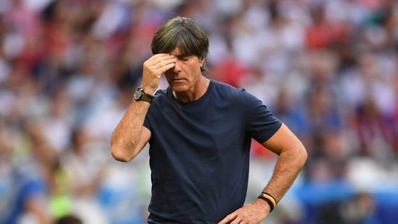 Fassungslos: Bundestrainer Joachim Löw nach dem WM-Aus in Russland.