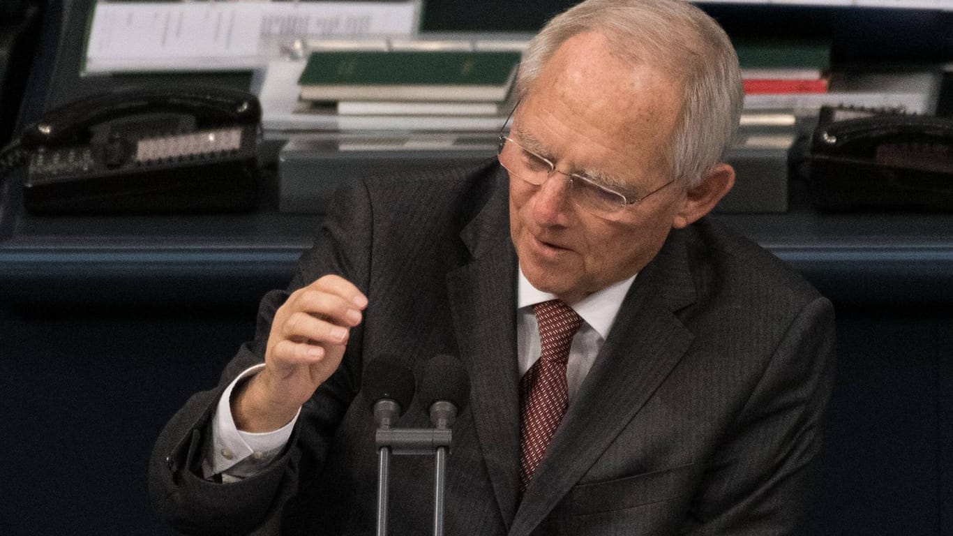 Bundestagspräsident Wolfgang Schäuble: "Er war ein Repräsentant unseres Staates, aber kaltblütig ermordet wurde ein Mensch."