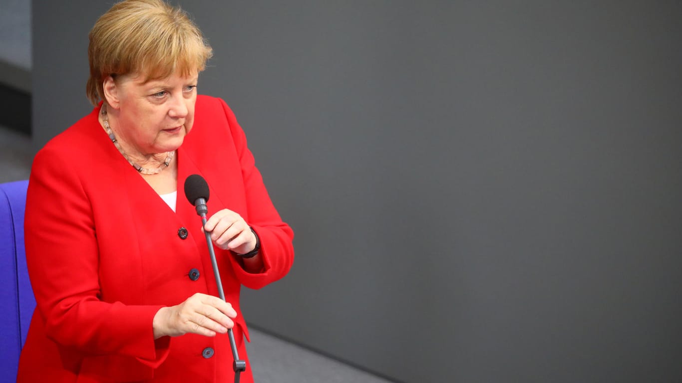 Merkel im Bundestag: Die Kanzlerin beantwortet Fragen der Abgeordneten.