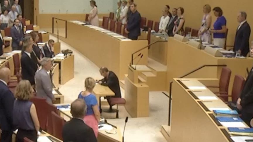 Eklat im bayerischen Landtag: Der AfD-Abgeordnete verweigert sich dem Gedenken an den ermordeten Regierungspräsident Walter Lübcke.