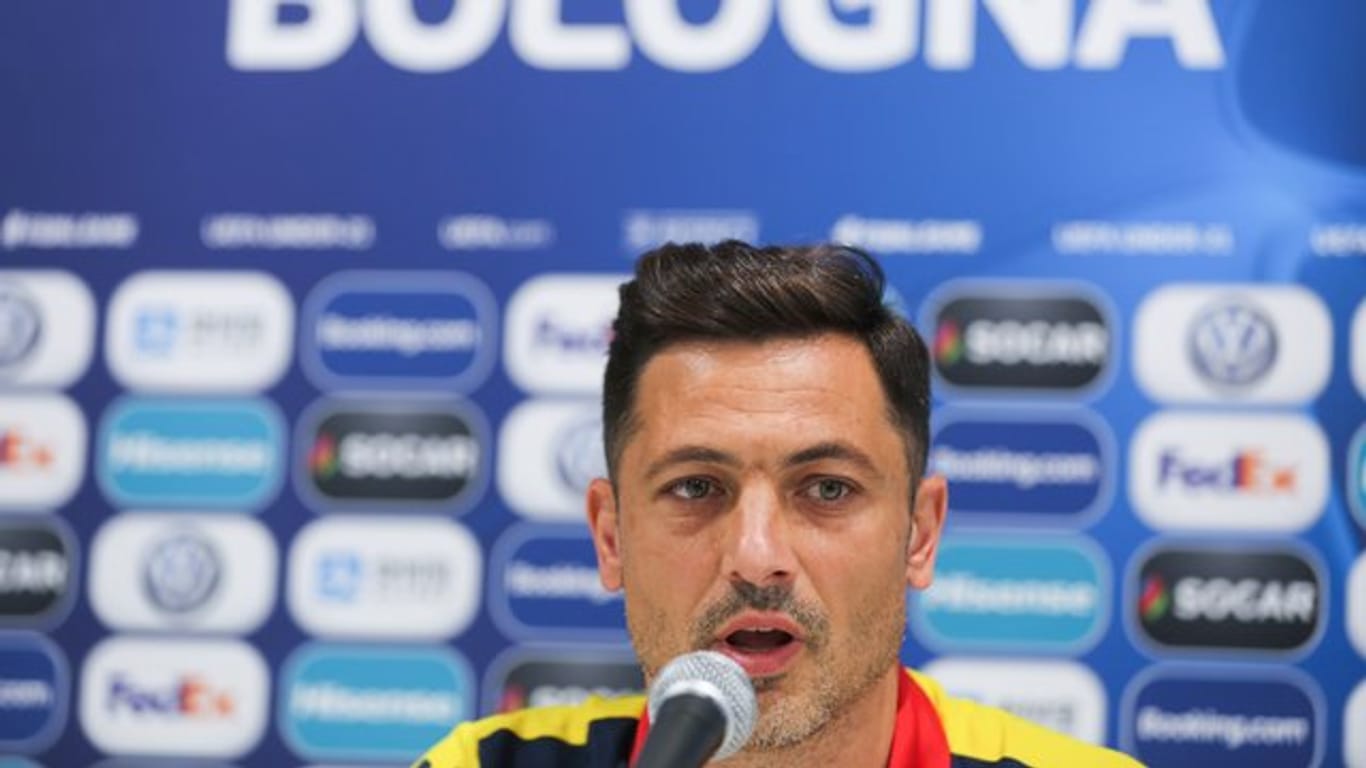 Trainer Mirel Radoi will mit seiner Mannschaft Rumänien stolz machen.