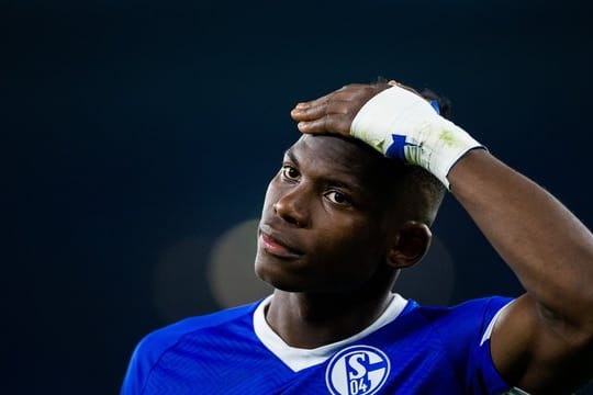 Soll vor einem Wechsel vom FC Schalke 04 zu Borussia Mönchengladbach stehen: Breel Embolo.