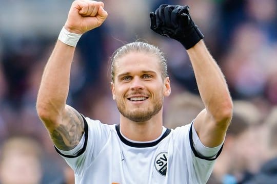 Hat nach dem Hype durch die WM in Russland wieder Bodenhaftung gewonnen: Der Isländer Rurik Gislason.