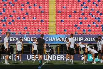 Die Spieler der deutschen U21 wollen durch einen Sieg über Rumäniens Überraschungsteam ins EM-Endspiel.