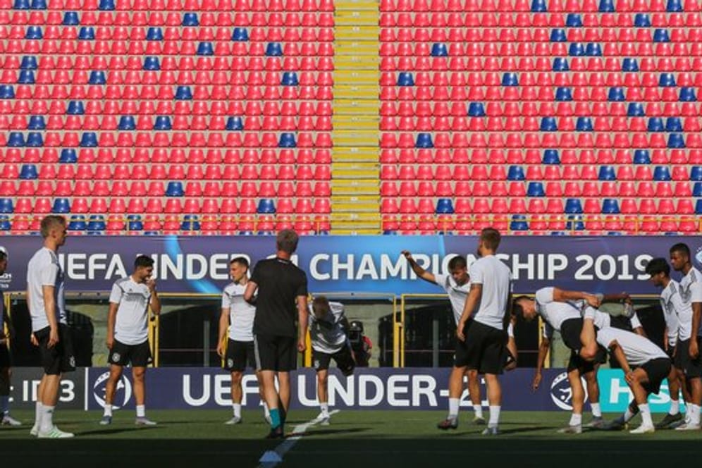 Die Spieler der deutschen U21 wollen durch einen Sieg über Rumäniens Überraschungsteam ins EM-Endspiel.