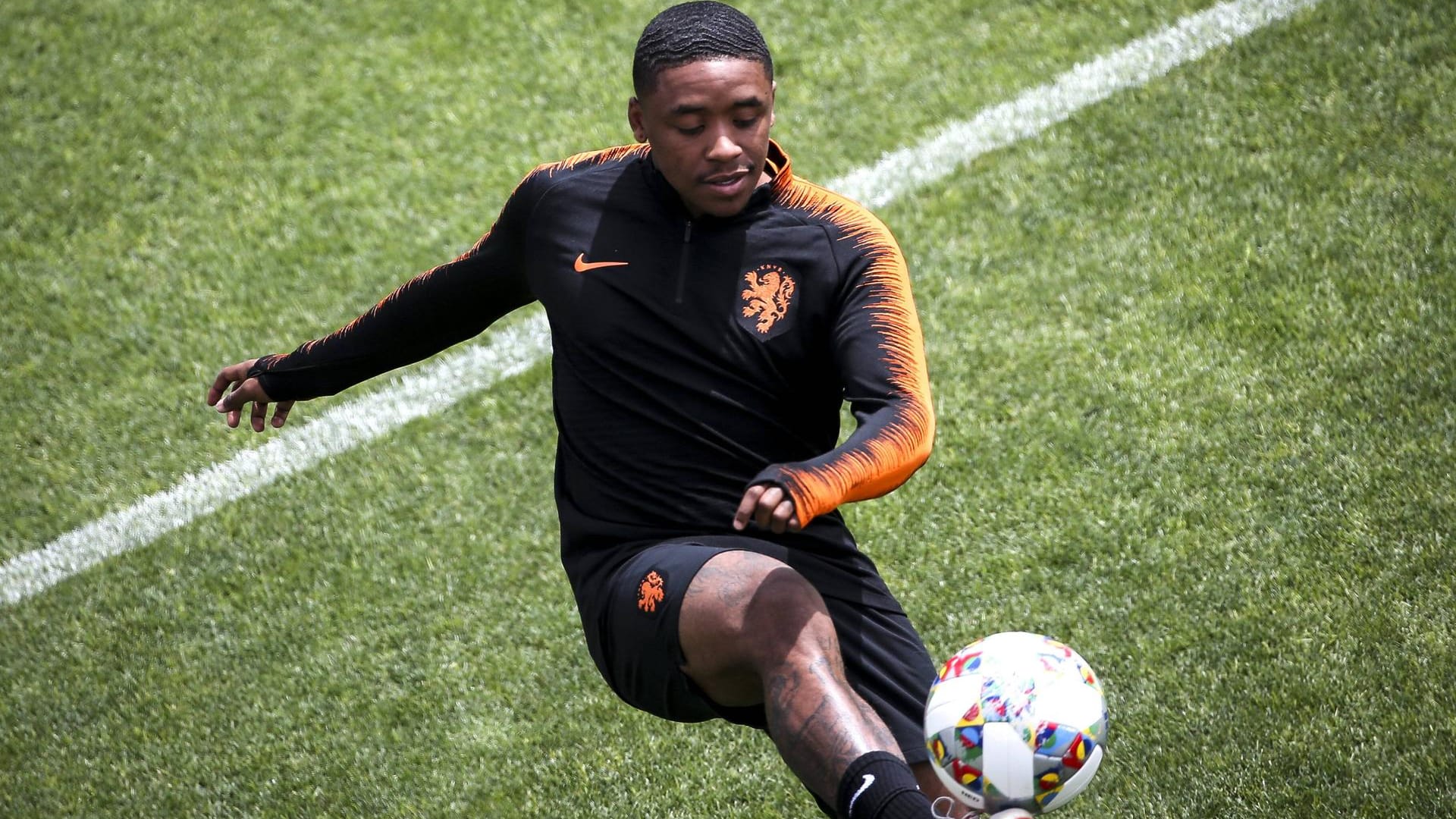 Steven Bergwijn: Der niederländische Flügelstürmer soll das Interesse des FC Bayern auf sich gezogen haben.