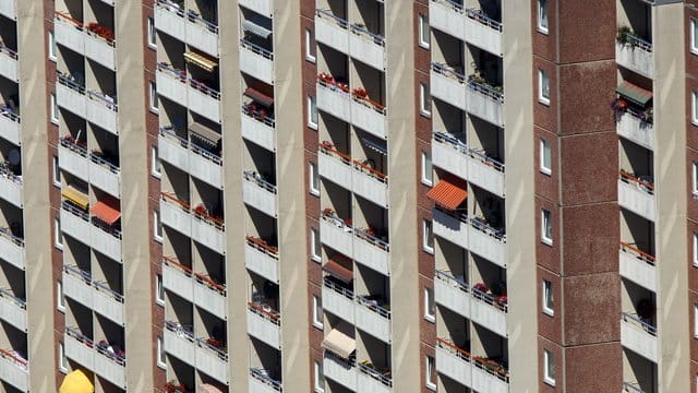 Erstmals leben mehr als 83 Millionen Menschen in der Bundesrepublik. Erstmals leben mehr als 83 Millionen Menschen in der Bundesrepublik.