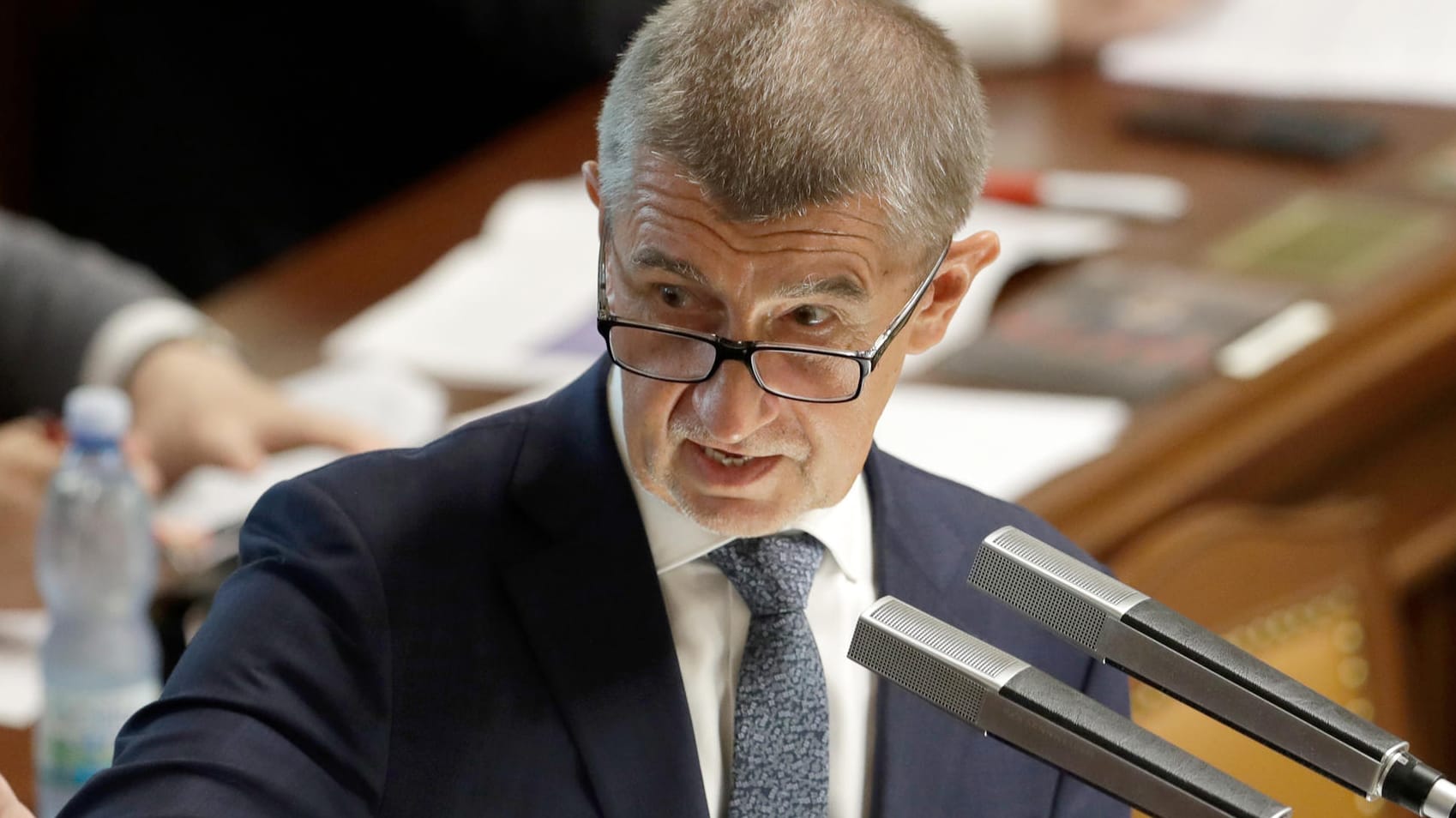 Ministerpräsident Andrej Babis: Das Misstrauensvotum im tschechischen Parlament endete mit 85 zu 85 Stimmen. Ministerpräsident Andrej Babis: Das Misstrauensvotum im tschechischen Parlament endete mit 85 zu 85 Stimmen.