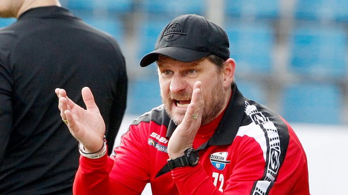 Paderborn-Coach Steffen Baumgart steigt mit seinem Team in die Vorbereitung auf die Bundesliga-Saison ein.