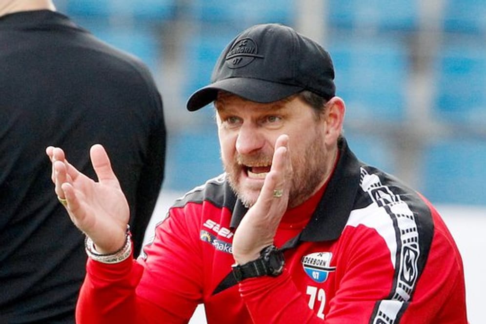 Paderborn-Coach Steffen Baumgart steigt mit seinem Team in die Vorbereitung auf die Bundesliga-Saison ein.