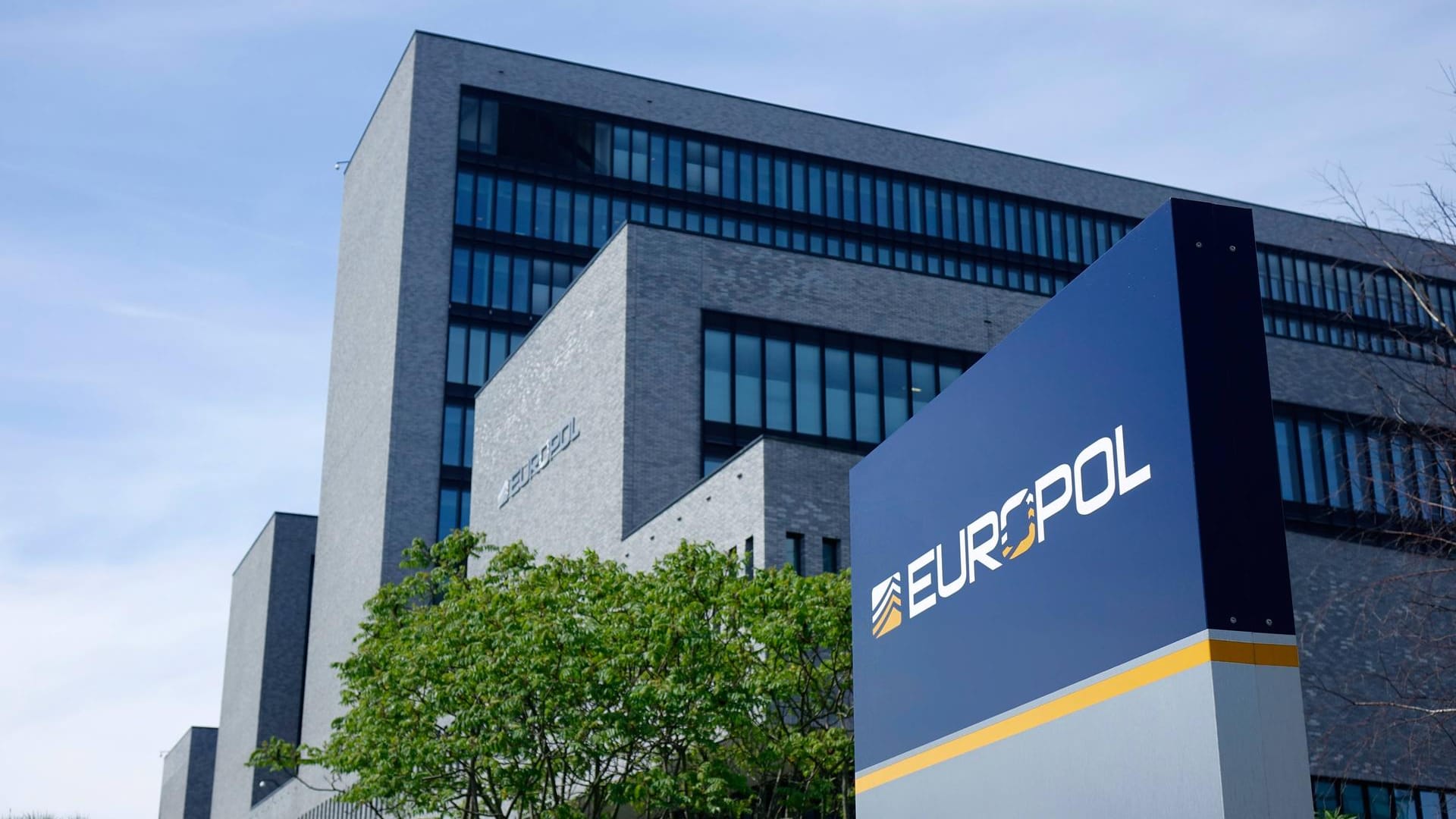 Europol-Zentrale in Den Haag: Insgesamt hatten die EU-Mitgliedstaaten 2018 dem Bericht zufolge 129 Terroranschläge gemeldet.