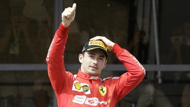 Ferrari-Pilot Charles Leclerc macht sich wenig Hoffnungen in Spielberg die Silberpfeile schlagen zu können. Ferrari-Pilot Charles Leclerc macht sich wenig Hoffnungen in Spielberg die Silberpfeile schlagen zu können.