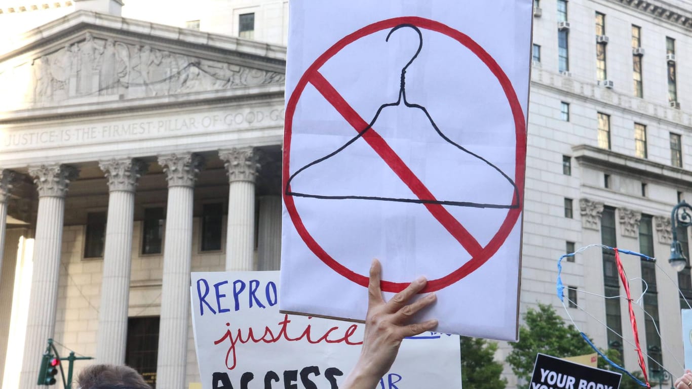 Proteste gegen das neue Abtreibungsgesetz im US-Bundesstaat Alabama: Selbst nach Vergewaltigungen müssen Frauen das Kind behalten.
