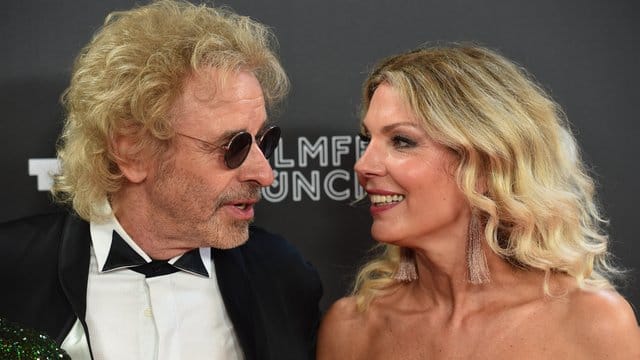 Thomas Gottschalk und seine Freundin Karina Mroß beim Filmfest München.