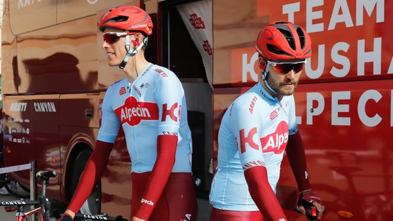 Nils Politt (l) und Rick Zabel fahren beide zum dritten Mal in Folge die Tour de France.