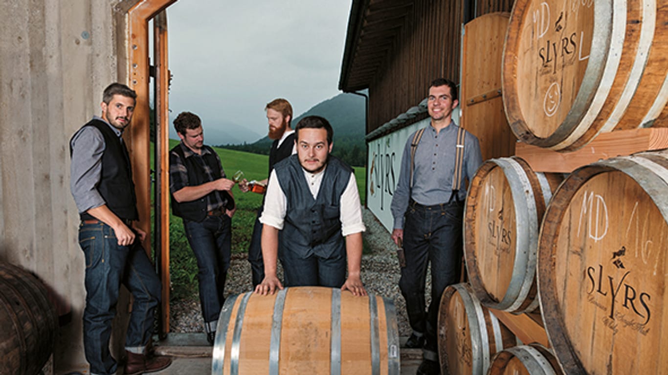 Destillateure von Slyrs: Hans Kemenater ist Destillateurmeister und kreiert mit seinem Team verschiedene Whiskykompositionen.