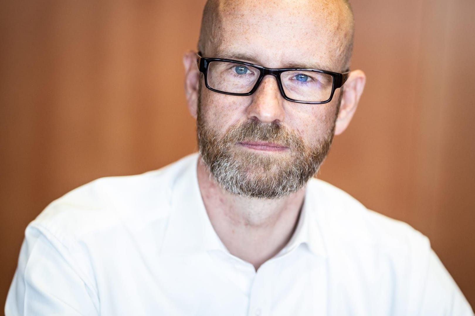 Liest Drohungen vor: Peter Tauber hat ein Video veröffentlicht, in dem er hasserfüllte Mails vorliest, die ihn in den vergangenen Tagen erreicht haben.
