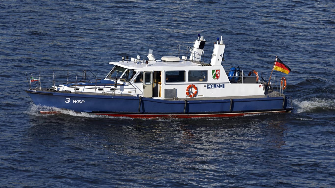 Patrouillenboot der Wasserschutzpolizei (Symbolbild): Die Polizei geht von einem Unglücksfall aus.