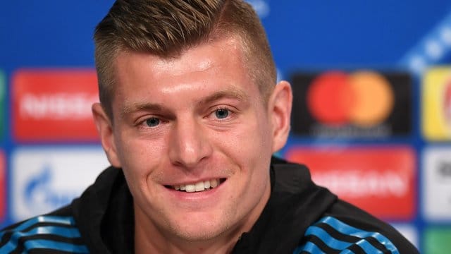 Nationalspieler Toni Kroos sieht die große Rolle, die Fußball in Deutschland spielt, kritisch. Nationalspieler Toni Kroos sieht die große Rolle, die Fußball in Deutschland spielt, kritisch.