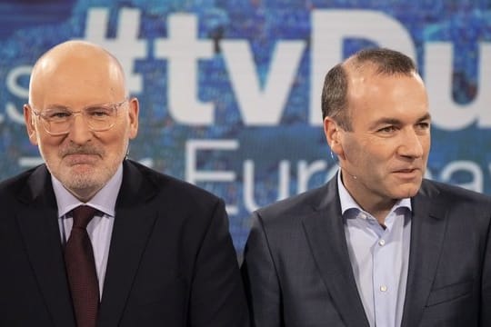 Frans Timmermans (L) und Manfred Weber Mitte Mai vor einem TV-Duell der Spitzenkandiaten für das Amt des EU-Kommissionspräsidenten.