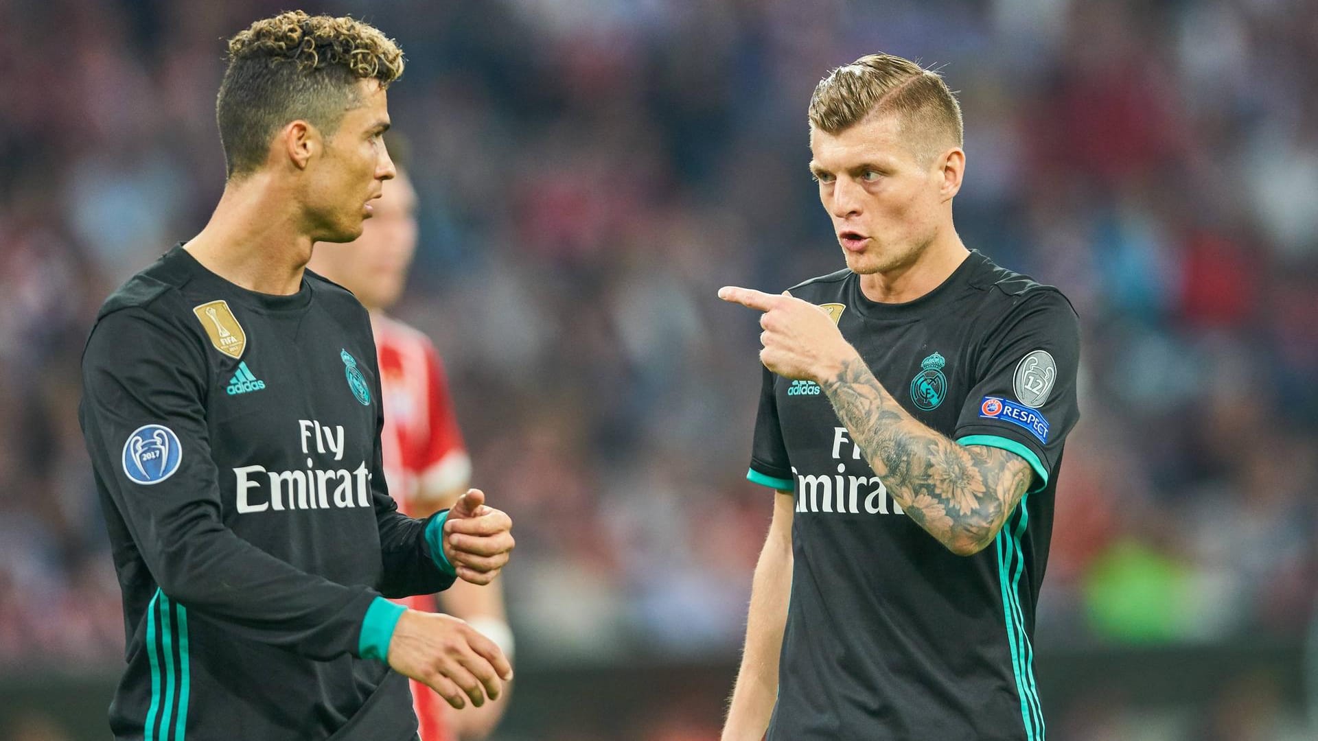 Toni Kroos spielte bei Real vier Jahre mit Cristiano Ronaldo zusammen und sagte dem Weltfußballer auch mal offen die Meinung.