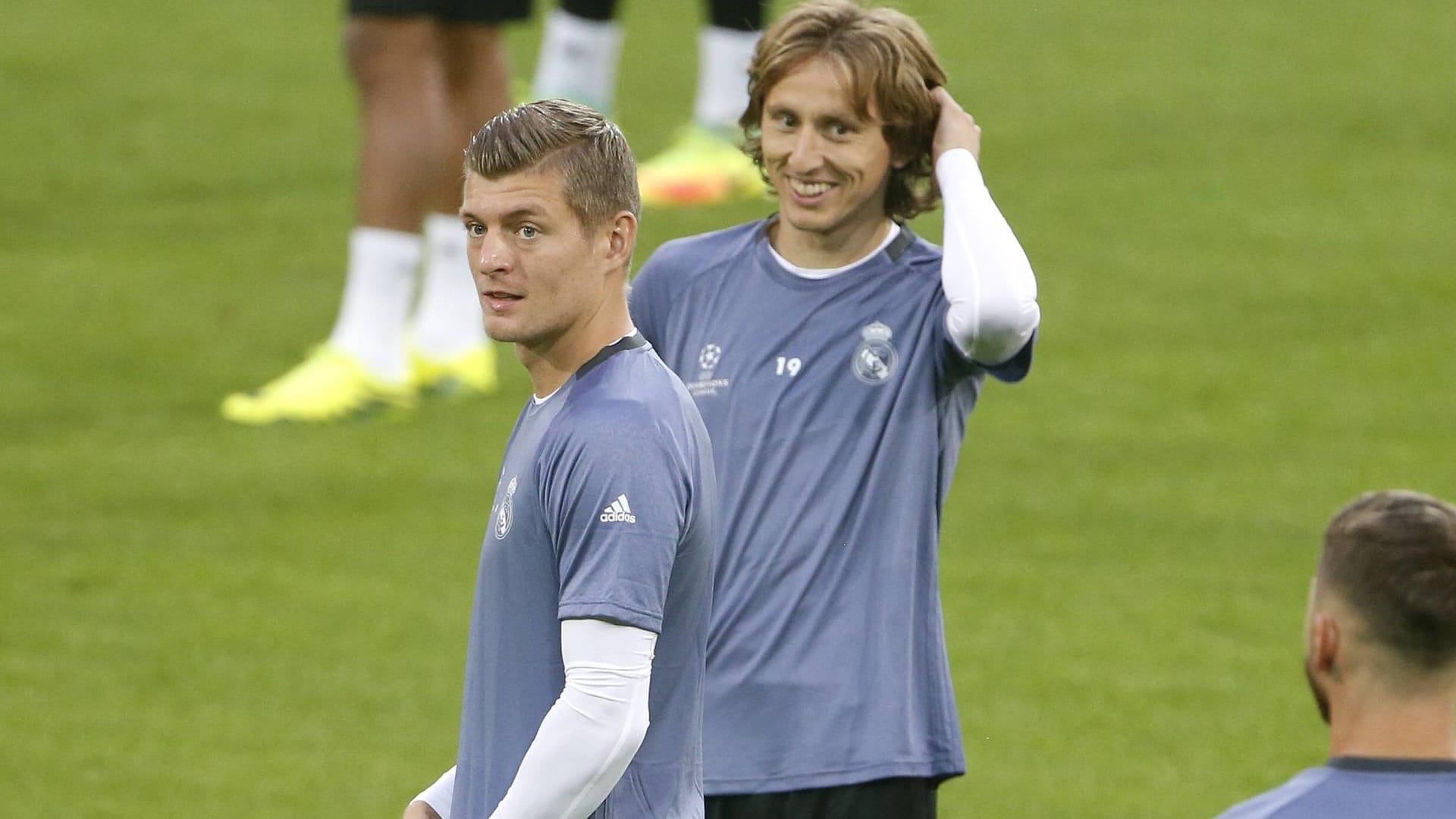 Kongeniales Mittelfeld-Duo: Luka Modric (hi.) und Toni Kroos.