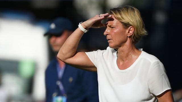 Nach dem Aus im WM-Viertelfinale schaut Bundestrainerin Martina Voss-Tecklenburg schon wieder nach vorn. Nach dem Aus im WM-Viertelfinale schaut Bundestrainerin Martina Voss-Tecklenburg schon wieder nach vorn.